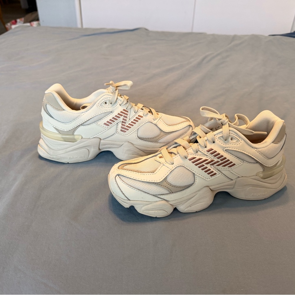 New Balance 9060 Men’s Size 6 - Picture 2 of 8